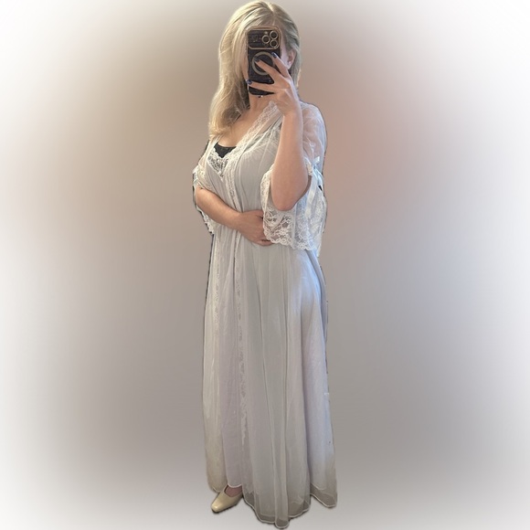 Vintage 70s “Val Mode” Sheer Lace Chemise & Robe with Blue Bow Sleeves Petite - Picture 6 of 7